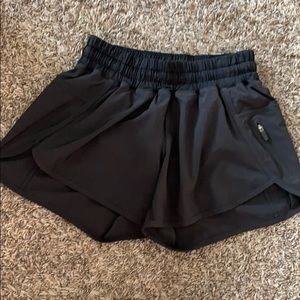 Lululemon Tracker short V 4”